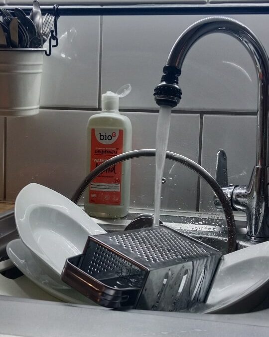 Jak správně mýt nádobí [TIPY + NÁVOD]